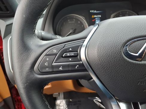 Used 2024 INFINITI Q50 Sensory image 17