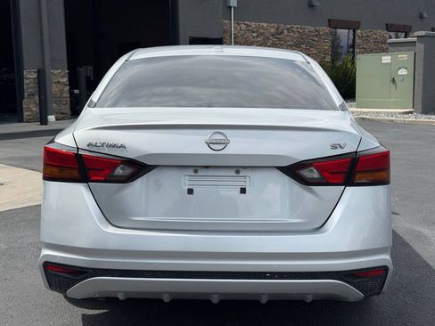 Used 2024 Nissan Altima 2.5 SV FWD image 4
