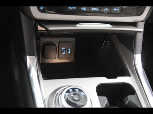 Used 2023 Ford Explorer XLT w/ Equipment Group 202A AWD/4WD image 17