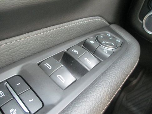 Certified 2023 GMC Yukon XL Denali image 29