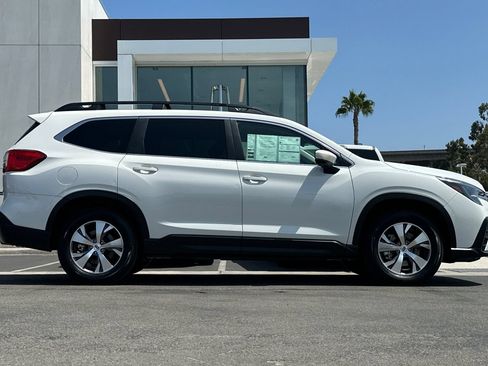Used 2025 Subaru Ascent Premium AWD/4WD image 2