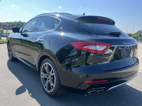 Used 2017 Maserati Levante S AWD/4WD image 7