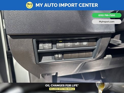 Used 2025 Toyota Tundra SR5 AWD/4WD image 14