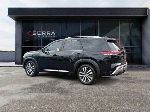 Used 2022 Nissan Pathfinder Platinum AWD/4WD image 3