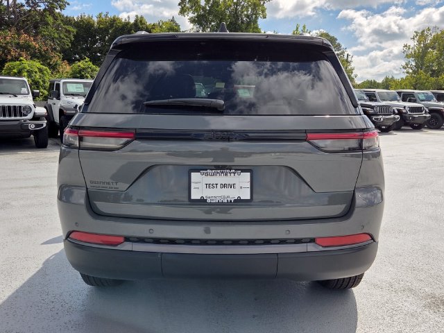 New 2027 Jeep Grand Cherokee Altitude RWD image 7