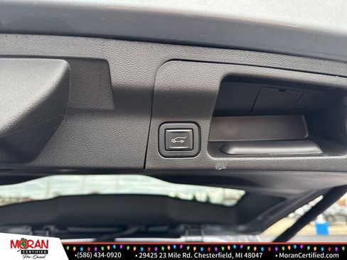 Used 2022 GMC Acadia SLE w/ Driver Convenience Package image 30