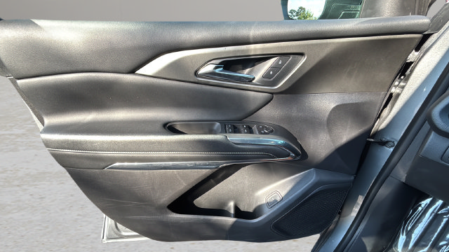 Used 2025 Chevrolet Traverse LT AWD/4WD image 17
