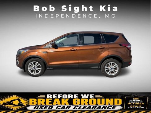 Used 2017 Ford Escape SE AWD/4WD image 4