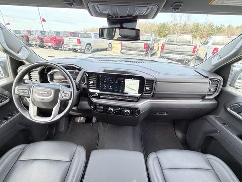 Used 2025 GMC Sierra 1500 SLT image 18