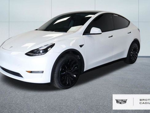 Used 2022 Tesla Model Y Long Range AWD/4WD image 1