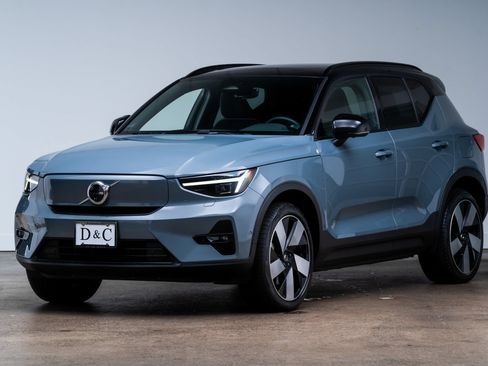 Used 2023 Volvo XC40 Recharge Ultimate w/ Protection Package Premier AWD/4WD image 3