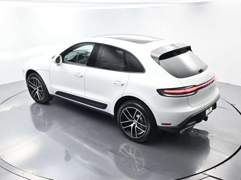 Certified 2026 Porsche Macan AWD/4WD image 35
