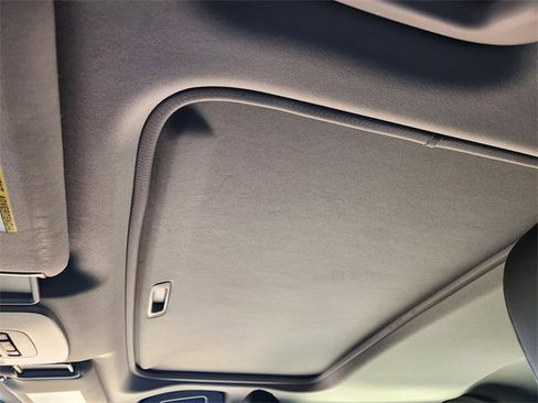 Used 2019 Toyota Camry SE image 25