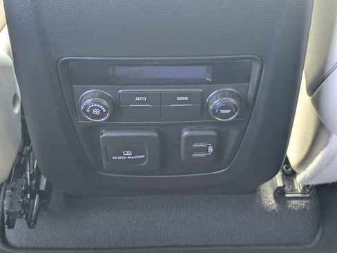 Used 2023 Buick Enclave Essence w/ Experience Buick Package FWD image 16