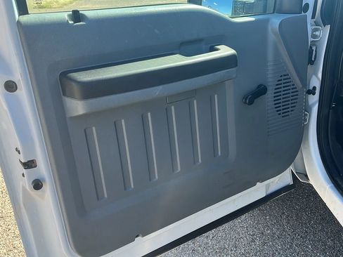 Used 2012 Ford F550 2WD Regular Cab Super Duty w/ Payload Upgrade Pkg image 11