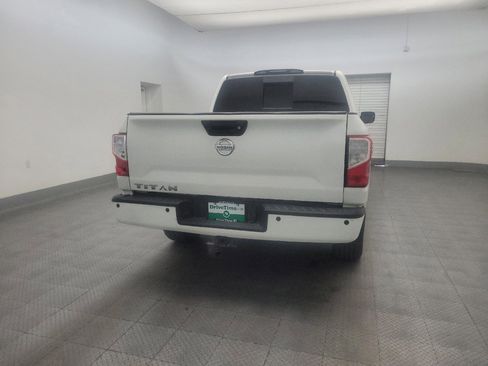 Used 2017 Nissan Titan SV RWD image 7