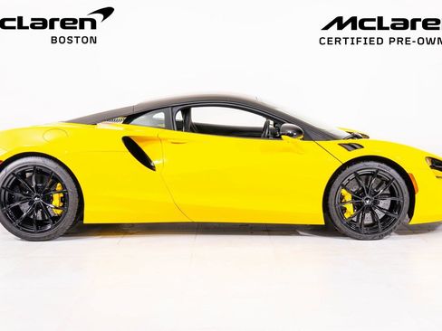 Used 2023 McLaren Artura RWD image 6