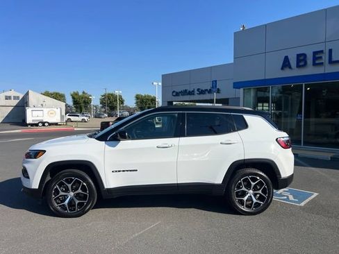 Used 2024 Jeep Compass Limited AWD/4WD image 11