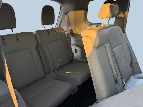 Used 2013 Toyota Highlander Plus FWD image 13