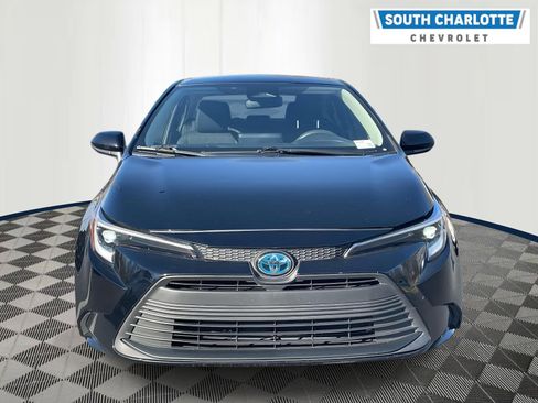 Used 2024 Toyota Corolla LE image 2