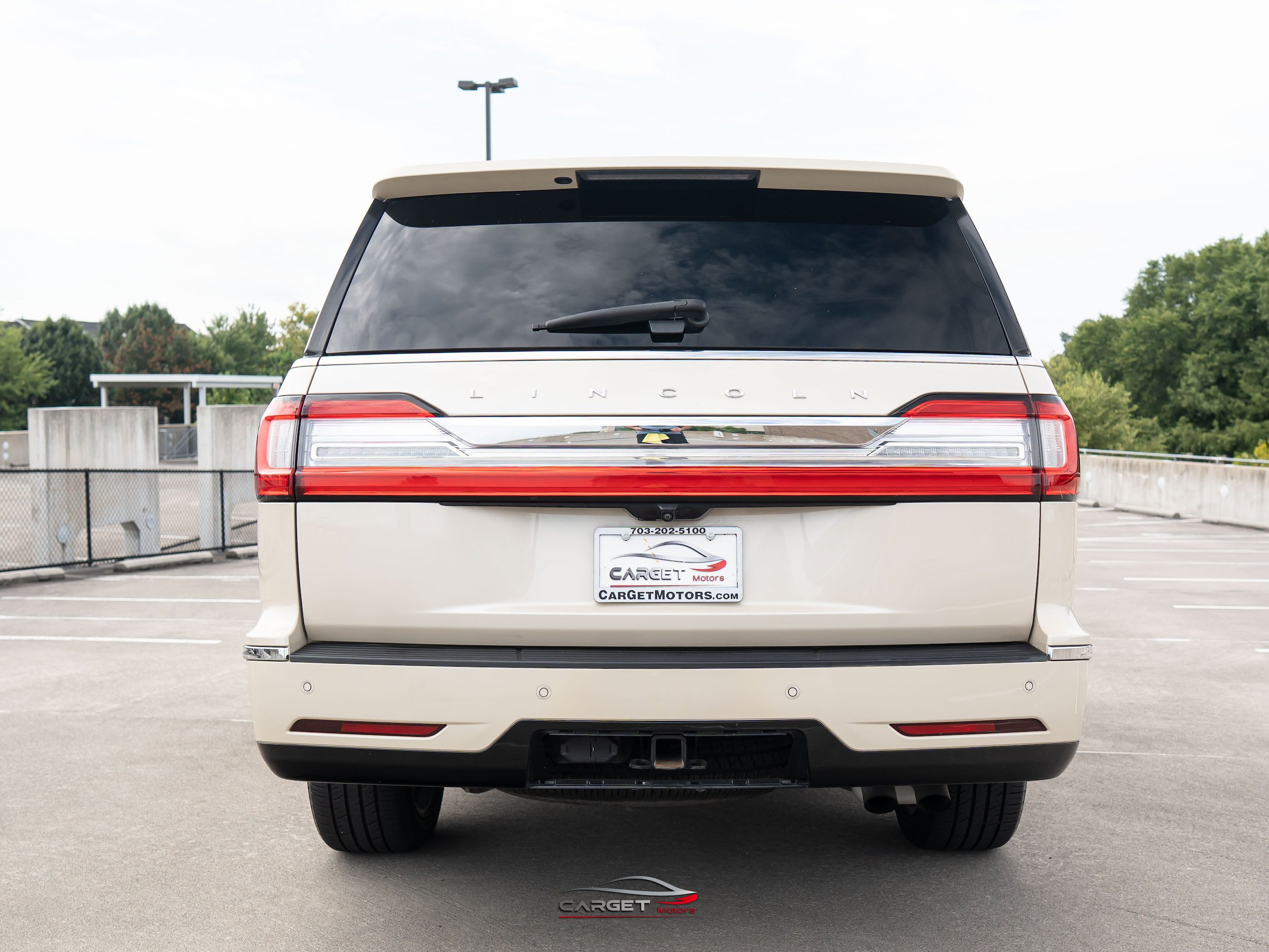 Used 2018 Lincoln Navigator Select w/ Technology Package RWD image 6