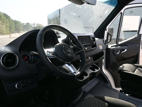 Used 2026 Mercedes-Benz Sprinter 3500 image 6