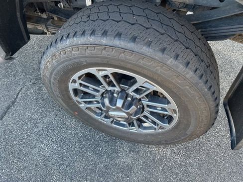 Used 2024 Ford F350 Limited w/ FX4 Off-Road Package image 21