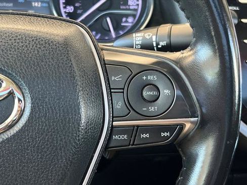 Certified 2018 Toyota Camry XLE w/ Audio Package FWD image 27