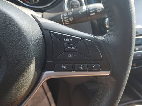 Used 2019 Nissan Rogue SV image 24