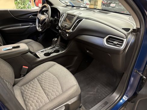 Used 2019 Chevrolet Equinox LT w/ Driver Convenience Package image 24