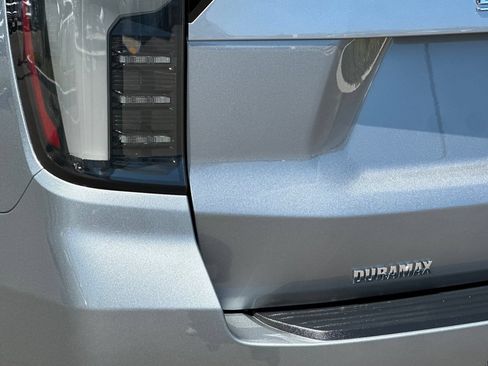New 2026 Chevrolet Suburban High Country AWD/4WD image 28