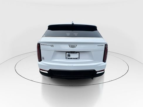 Used 2025 Cadillac Escalade IQ Luxury 2 image 7