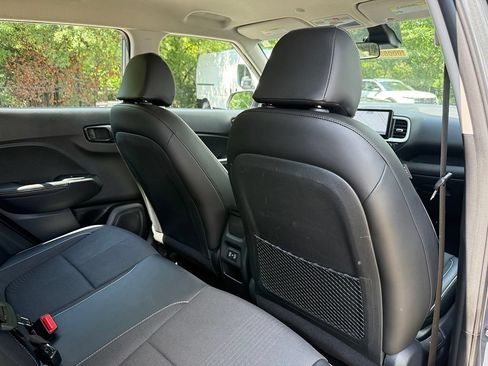 Used 2024 Hyundai Venue Limited FWD image 31
