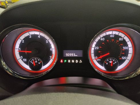 Used 2020 Dodge Grand Caravan SXT image 23