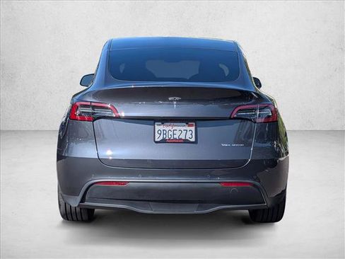 Used 2022 Tesla Model Y Long Range AWD/4WD image 7