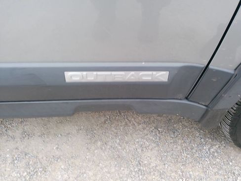 Used 2011 Subaru Outback 2.5i Premium image 9