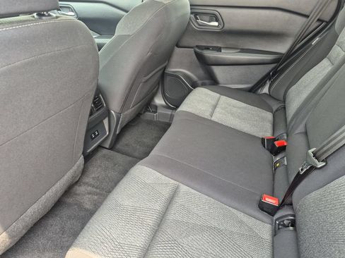 Used 2025 Nissan Rogue SV AWD/4WD image 13