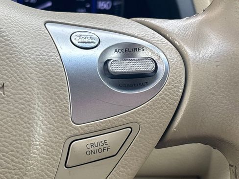 Used 2014 INFINITI QX70 AWD w/ Premium Package image 19