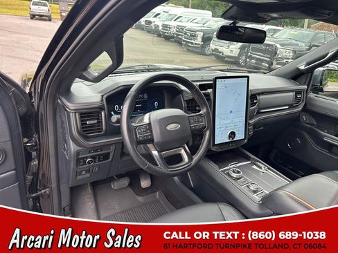Used 2023 Ford Expedition Platinum image 17