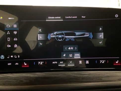 Used 2025 Audi Q5 Premium w/ Convenience Package image 49