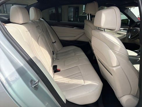 Used 2017 BMW 540i RWD image 23