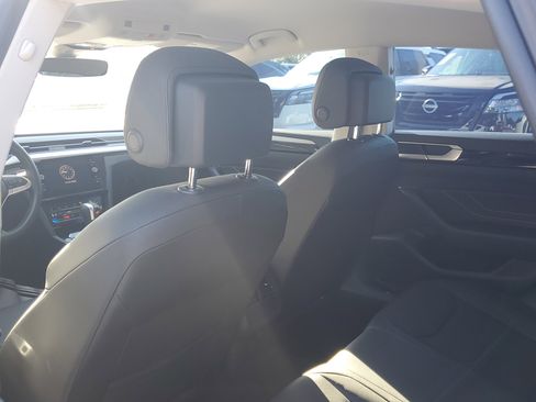 Used 2021 Volkswagen Arteon SE image 12