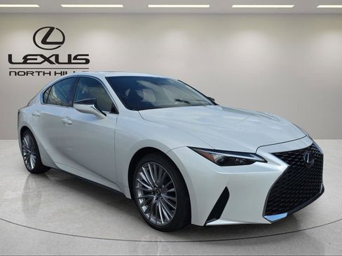 Used 2022 Lexus IS 300 AWD w/ Premium Package image 4