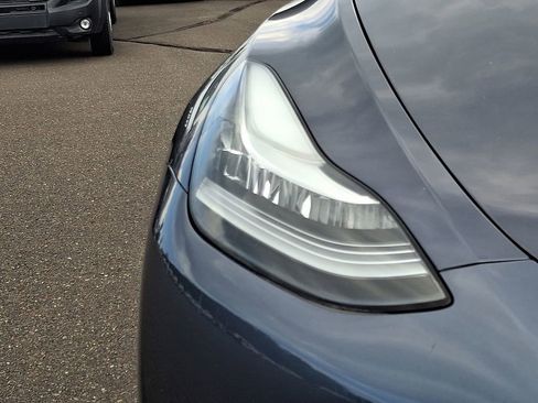 Used 2022 Tesla Model Y Long Range image 10