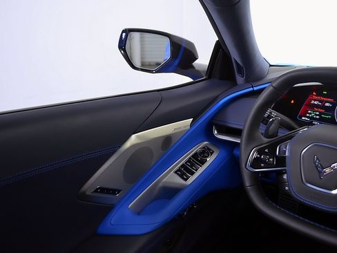 Used 2023 Chevrolet Corvette Stingray Premium Conv w/ Z51 Performance Package RWD image 16