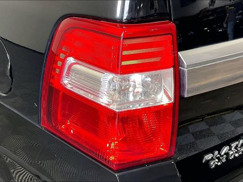 Used 2016 Ford Expedition Platinum RWD image 40