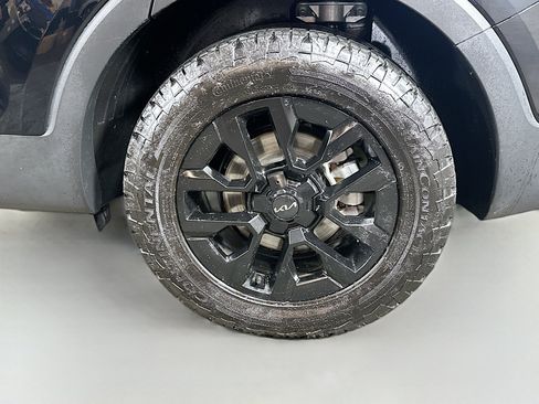 Used 2025 Kia Telluride AWD image 33