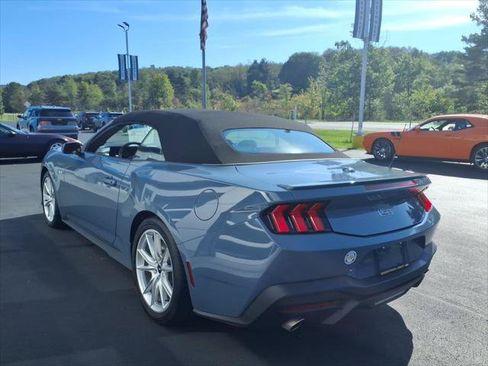 Used 2025 Ford Mustang GT Premium RWD image 5