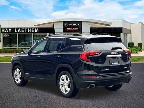 Used 2019 GMC Terrain SLE w/ Driver Convenience Package image 3