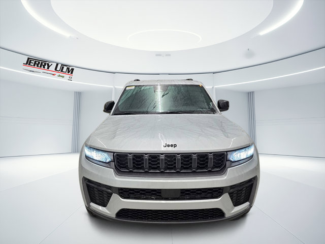 New 2026 Jeep Grand Cherokee Altitude AWD/4WD image 7